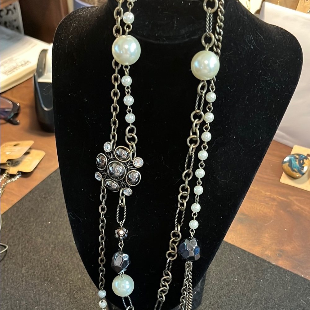 Lia Sophia Gold and White Necklace Elegant Jewelry